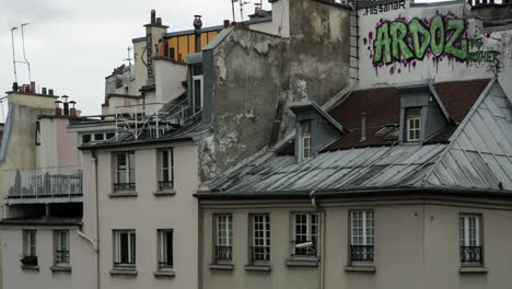 Paris-Gebäudepfanne-00