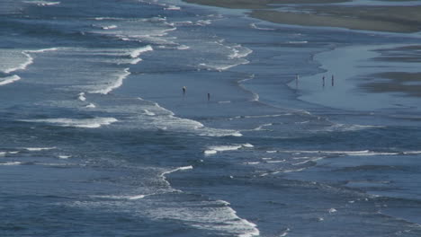 Meereswellen-Rollen-In-Oregon-Oder-Nordkalifornien-An-Einen-Strand