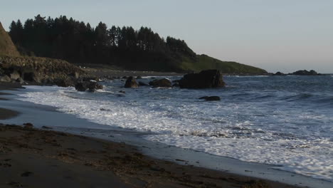 Raues-Wetter-Und-Wellen-Entlang-Der-Küste-Von-Oregon-1