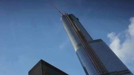 Un-Rascacielos-En-Construcción-En-Chicago,-Illinois.