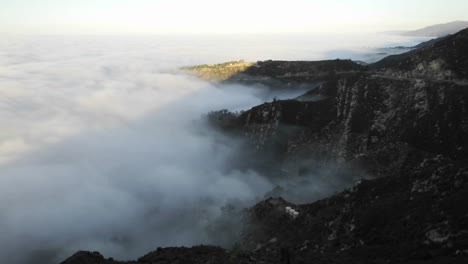 Time-lapse-of-coastal-fog-at-amanecer-along-the-Santa-Ynez-Mountains-above-Montecito-California