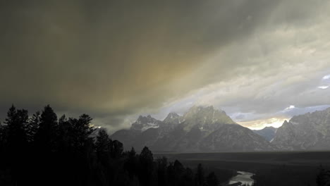 Zeitraffer-Eines-Gewitters-über-Der-Teton-Range-Im-Grand-Teton-National-Park-Wyoming