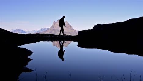 Excursionista,-Silueta,-Delante-De,-Uummannaq,-Montaña,-En,-Qilakitsoq,-Cerca,-Uummannaq,-Groenlandia