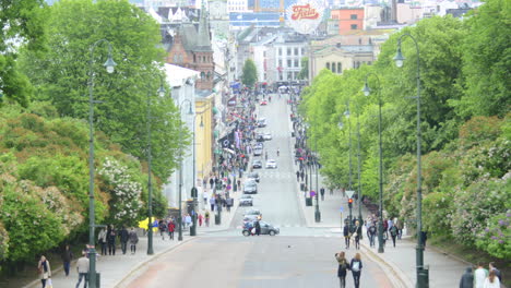 Time-lapse-of-large-numbers-of-people-on-the-streets-of-Oslo-Norway
