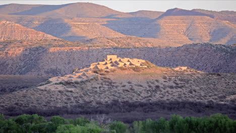 Establecimiento-De-Tiro-Del-Monumento-Nacional-De-Tuzigoot,-Un-Sitio-Arqueológico-Nativo-Americano-En-Arizona-Al-Amanecer.