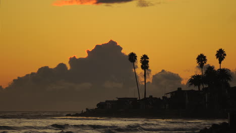 Zeitraffer-Von-Gewitterwolken-Vorbei-Am-Strand-Von-Faria-In-Ventura-County-Kalifornien-Ca