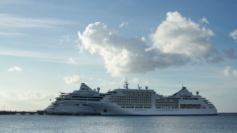 Caribbean-Cruise-Ship-0