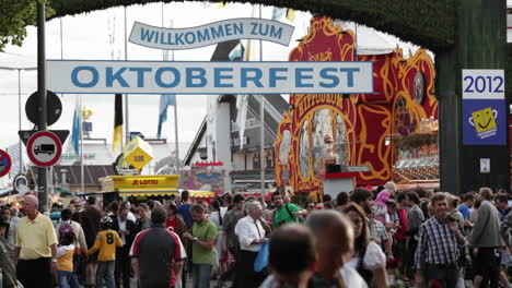 Eröffnungsaufnahme-Des-Oktoberfestes-In-Deutschland