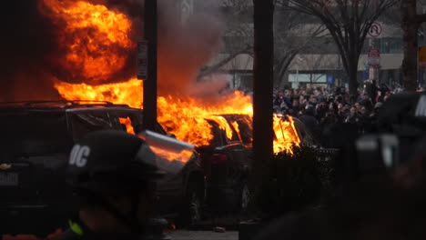 A-big-fire-rages-as-violence-erupts-at-Donald-Trump\'s-inauguration-in-Washington-DC