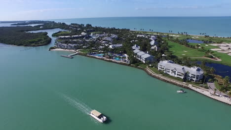 Eine-Antenne-über-Captiva-Island-Florida-1