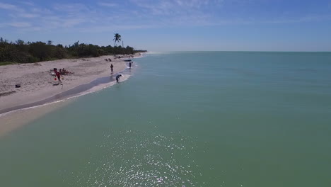 Una-Antena-Sobre-La-Playa-De-Captiva-Island,-Florida