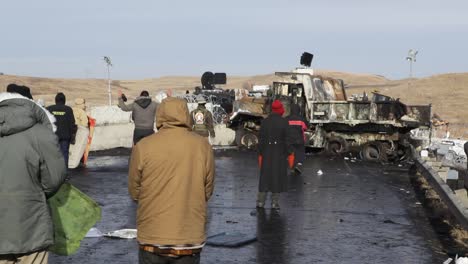 Bundesagenten-Stellen-Sich-Gegen-Massen-Von-Demonstranten-An-Der-Dakota-Zugangspipeline-In-North-Dakota-2