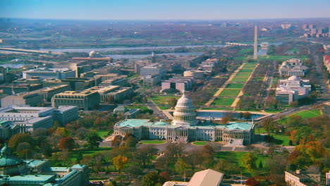 Buena-Antena-Sobre-El-Congreso-De-La-Cúpula-Del-Capitolio-Y-El-Monumento-A-Washington-En-Washington-DC