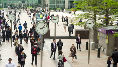 Docklands-Commuters-Raw-08