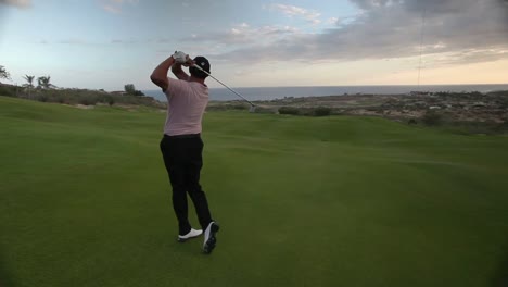 Jugando-al-golf-10