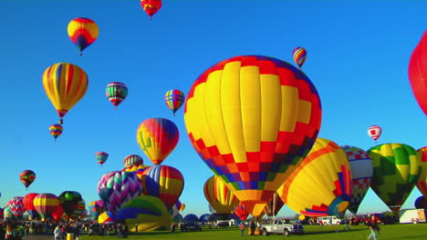 Colorful-Balloons-Launch-At-The-Albuquerque-Balloon-Festival-2