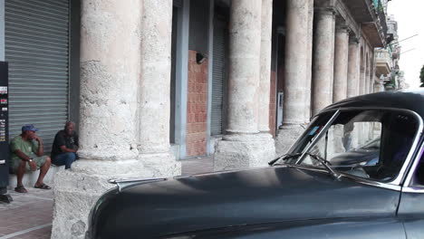 Old-cars-parked-on-the-street-of-old-Havana-Cuba