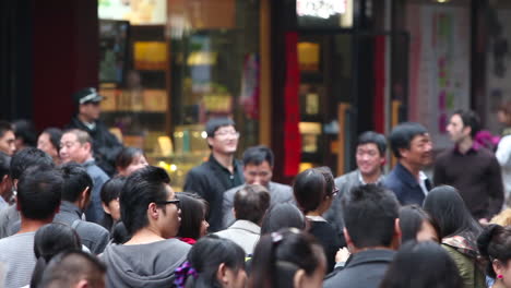 Riesige-Menschenmengen-Gehen-Auf-Den-Straßen-Des-Modernen-China