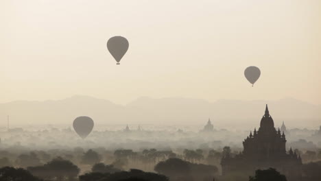 Ballons-Steigen-In-Der-Nähe-Der-Erstaunlichen-Tempel-Des-Heidnischen-Bagan-Burma-Myanmar-4