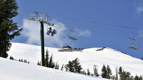 Time-lapse-of-a-chair-lift-at-a-ski-resort-1