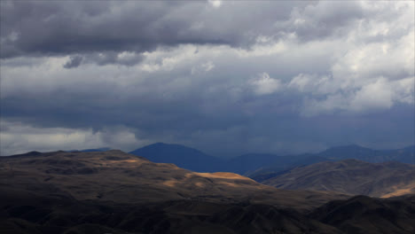 Timelapse-of-rainclouds-over-mountains-1