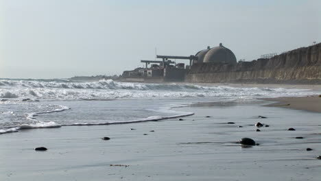 Establishing-shot-of-the-San-Onofre-nuclear-power-plant-near-San-Diego-California-1