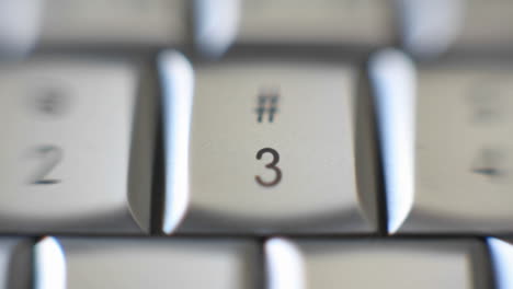 Die-Zahl-3-Steht-Auf-Einer-Computertastatur