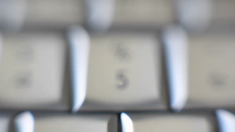 Die-Zahl-5-Steht-Auf-Einer-Computertastatur