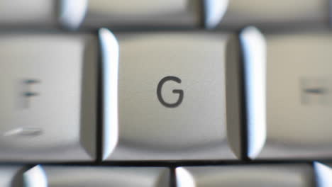 Der-Buchstabe-G-Steht-Auf-Einer-Computertastatur