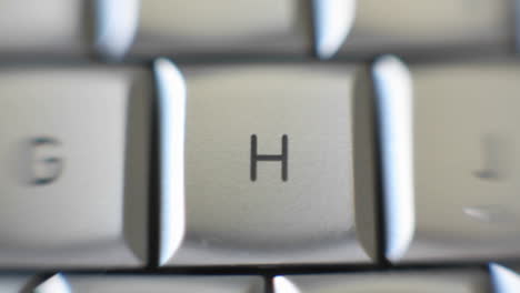 Der-Buchstabe-H-Steht-Auf-Einer-Computertastatur