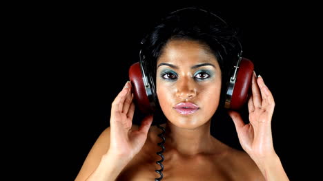 Woman-in-Headphones-Mix-05