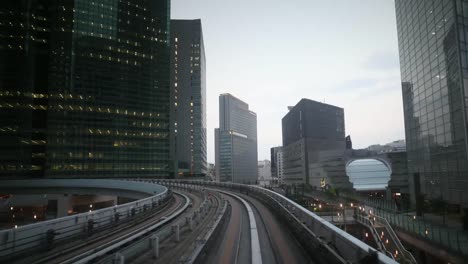 Tokio-Einschienenbahn-26