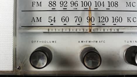 Radio-Vintage-Dial-03