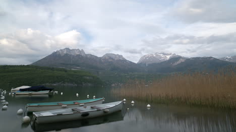 Barcos-En-Pantano-Cerca-De-Annecy-Timelapse