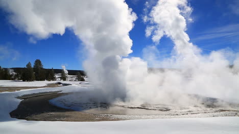 Una-Región-Geotérmica-En-El-Parque-Nacional-De-Yellowstone-En-Invierno