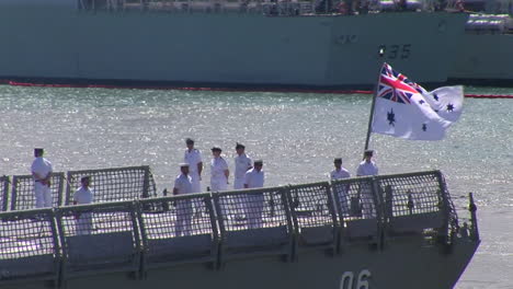 Eine-Royal-Australian-Navy-Lenkflugkörperfregatte-Segelt-In-Der-Nähe-Von-Hawaii-1