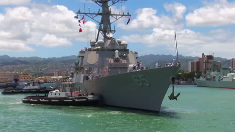 A-Guided-Missile-Destroyer-Navy-Ship-Passes-Near-Hickam-Base-In-Hawaii-3