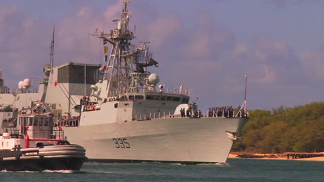 The-Canadian-Navy-Ship-Calgary-Halifax-Class-Frigate-Sails-Near-Hawaii-1
