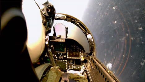 Tomas-Pov-Desde-La-Cabina-De-Un-Avión-De-Combate-1