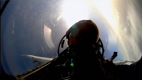 Tomas-Pov-Desde-La-Cabina-De-Un-Avión-De-Combate-2