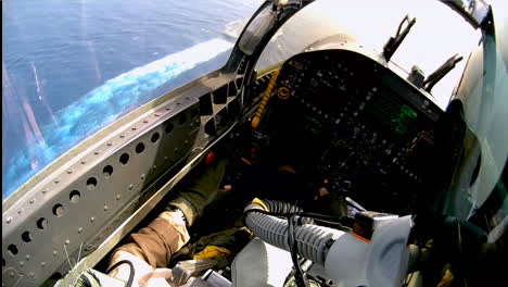 Tomas-Pov-Desde-La-Cabina-De-Un-Avión-De-Combate-5