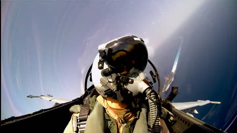 Pov-Shot-De-Un-Avión-De-Combate-Despegando-De-Un-Portaaviones-3