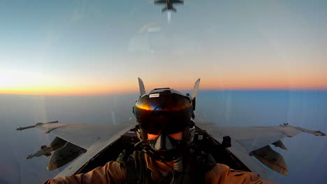 Pov-Aufnahmen-Aus-Dem-Cockpit-Eines-Kampfflugzeugs-7