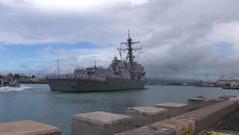 The-Guided-Missile-Destroyer-Uss-Chung-Hoon-Departs-Pearl-Harbor-Hawaii-On-A-Mission-1
