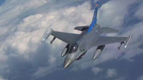 Un-Jet-F16-En-Vuelo