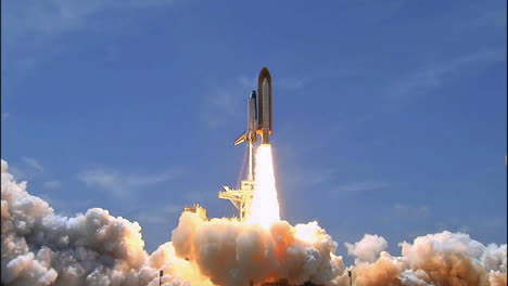 The-Space-Shuttle-Lifts-Off-From-Its-Launchpad-4
