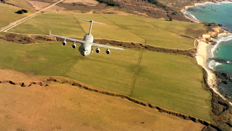 Aerials-Of-The-Us-Air-Force-Air-Mobility-Command-C17-In-Flight-8