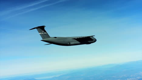 Antennen-Des-Us-Air-Force-Air-Mobility-Command-C5-Im-Flug-3
