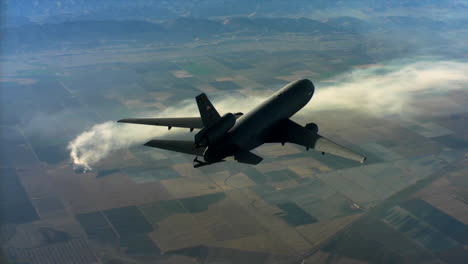 Aerials-Of-The-Us-Air-Force-Air-Mobility-Command-Kc10-In-Flight-3