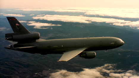 Aerials-Of-The-Us-Air-Force-Air-Mobility-Command-Kc10-In-Flight-7